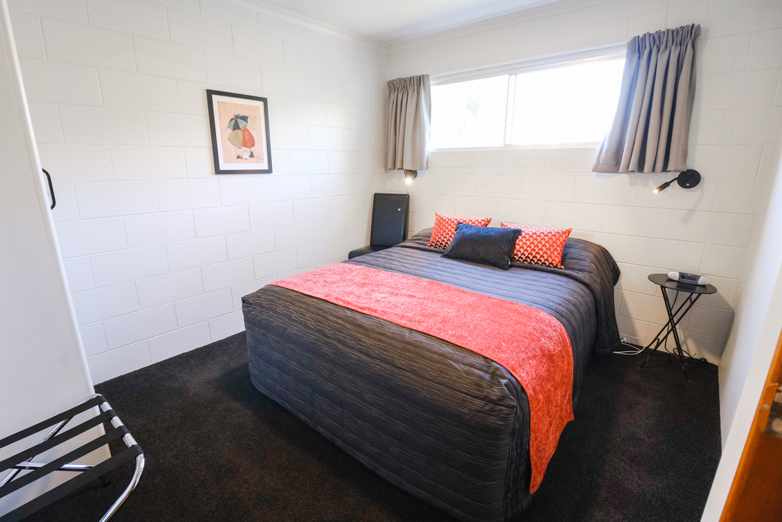 Unit 4 OneBedroom Apartment Golden Leaf Apartments