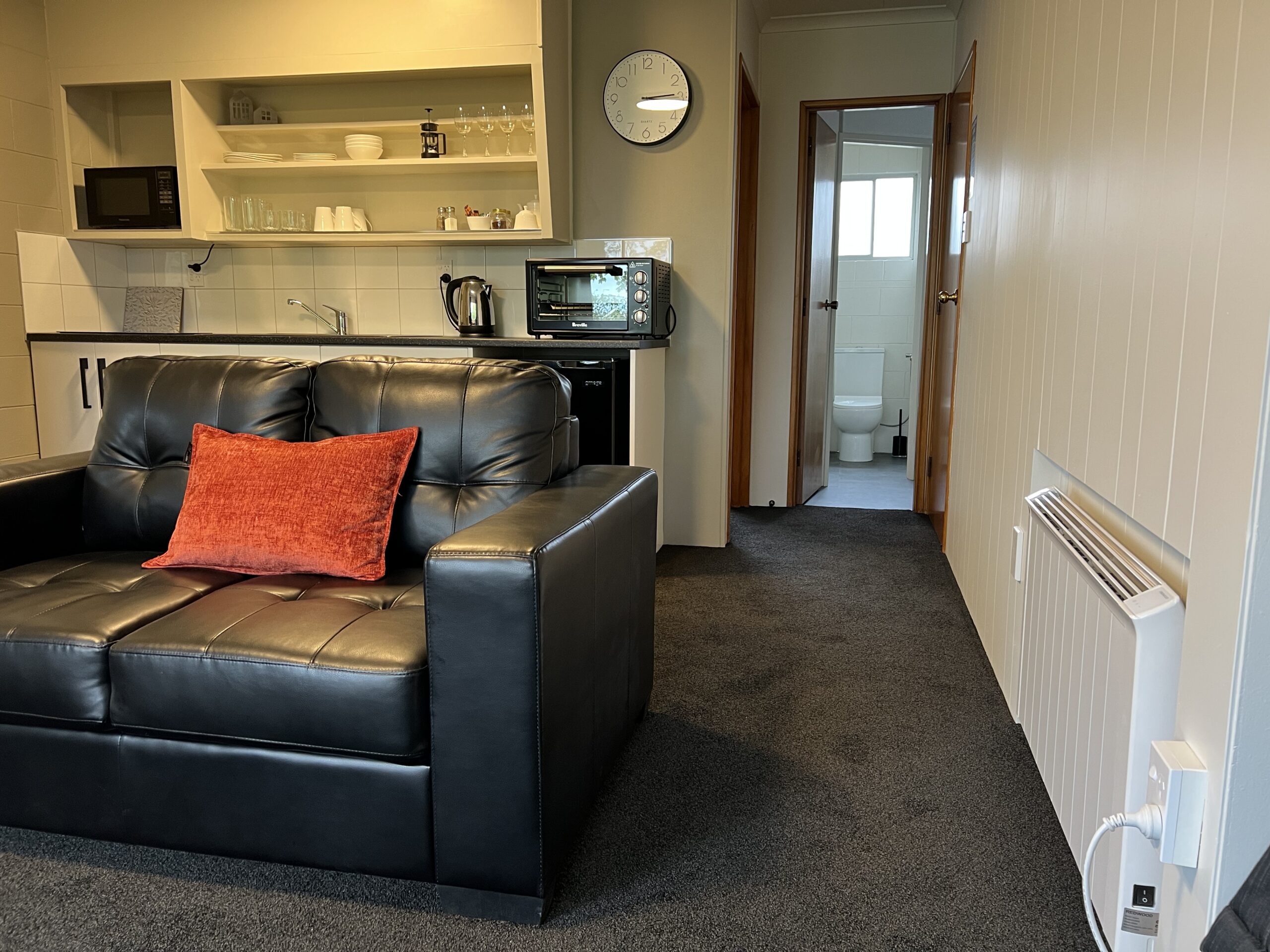 Unit 4 OneBedroom Apartment Golden Leaf Apartments