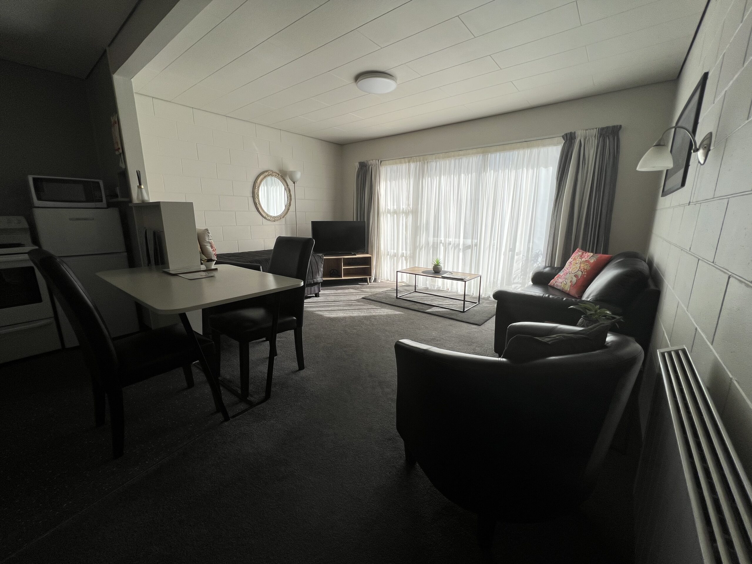 Unit 2 Two Bedroom Sleeps 5 Golden Leaf Apartments