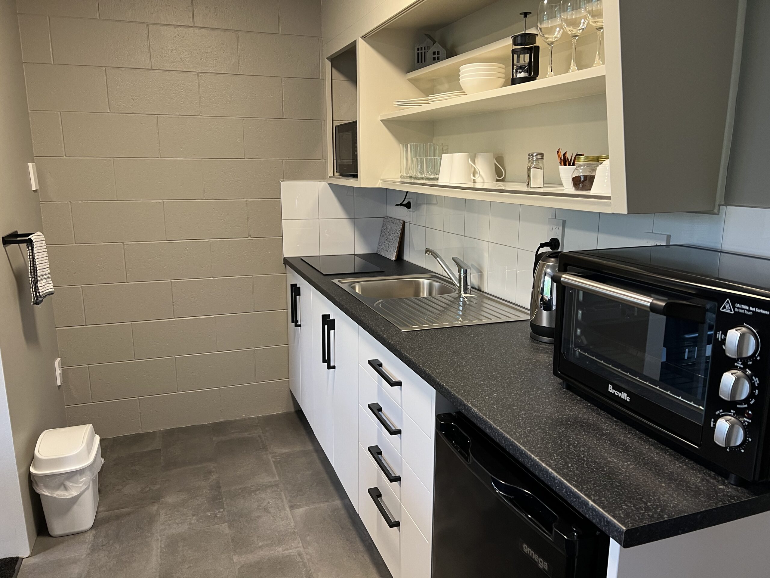 Unit 4 OneBedroom Apartment Golden Leaf Apartments