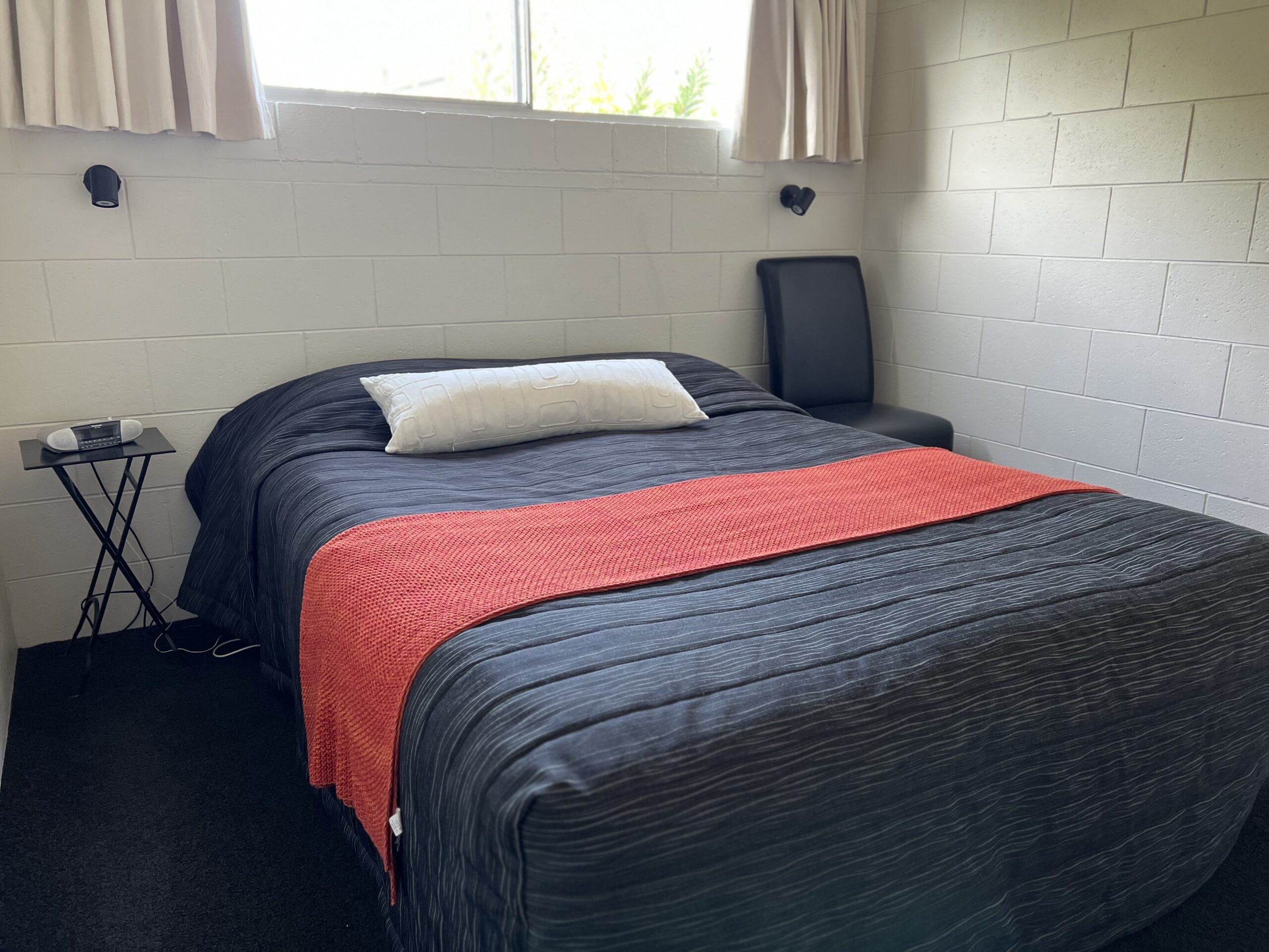 Unit 5 OneBedroom apartment Golden Leaf Apartments