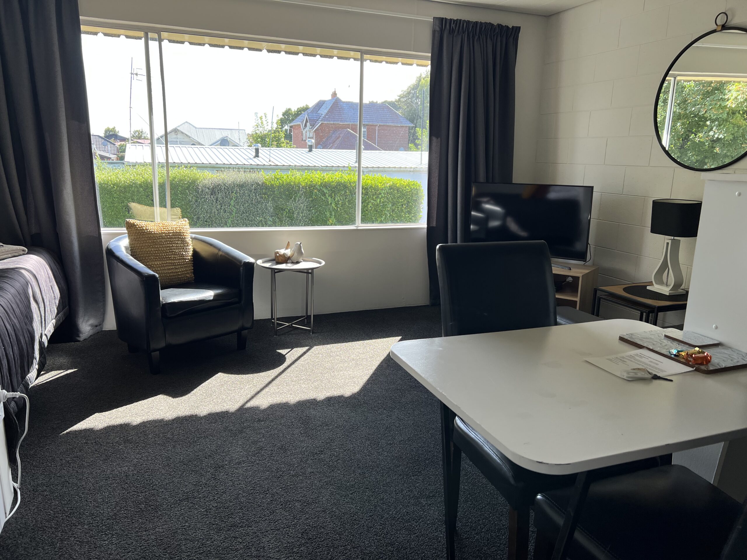 Unit 6 OneBedroom apartment Golden Leaf Apartments